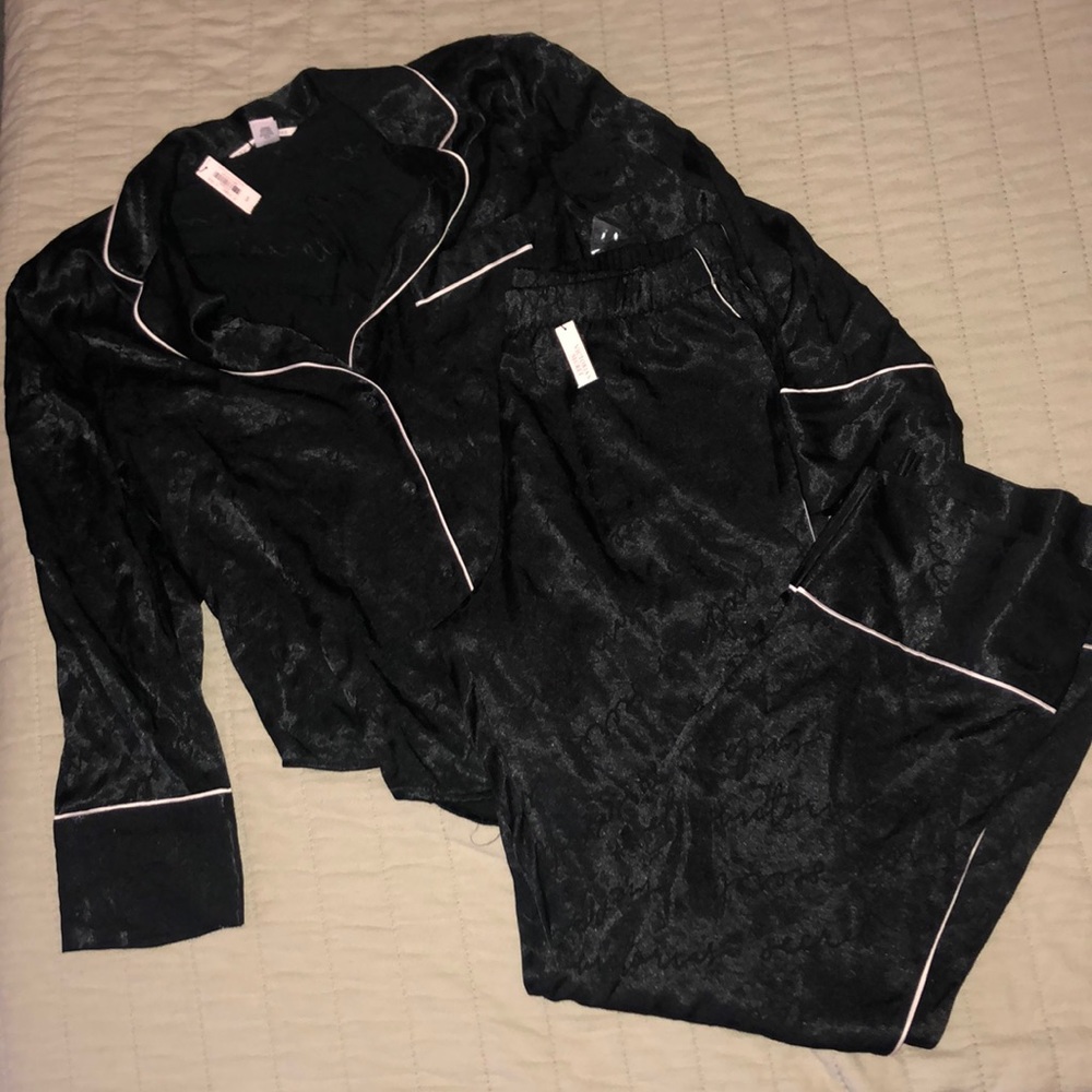 Long Sleeve Victoria Secret Silk Pajama Set NWT